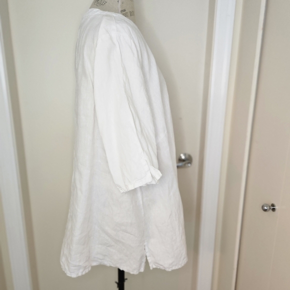 Toni T white linen tunic top - Picture 3 of 9